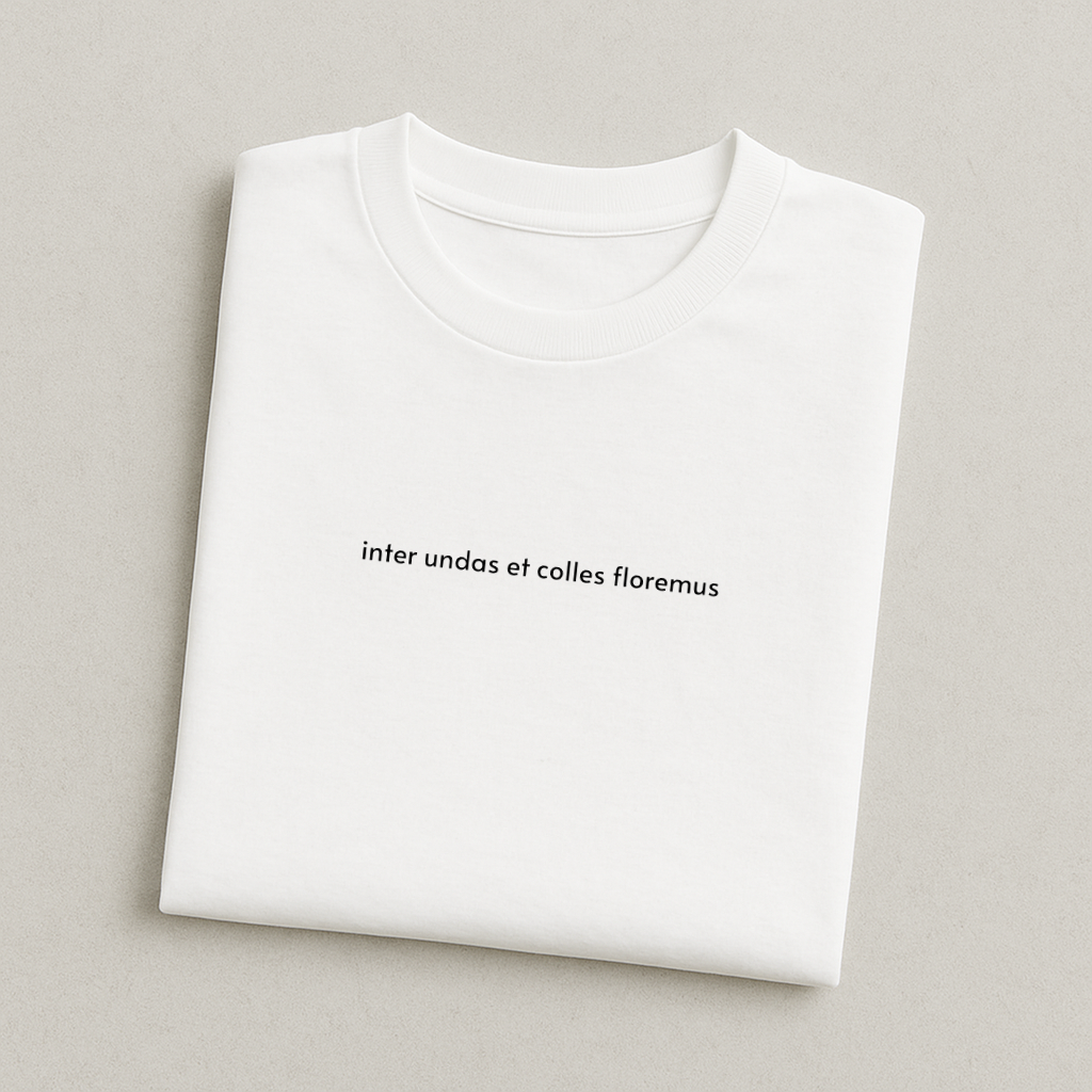inter undas et colles floremus - Brighton T-Shirt