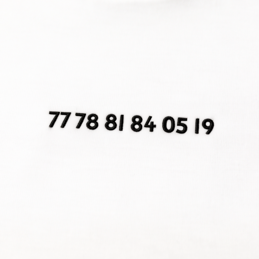 77 78 81 84 05 19 - Liverpool T-Shirt